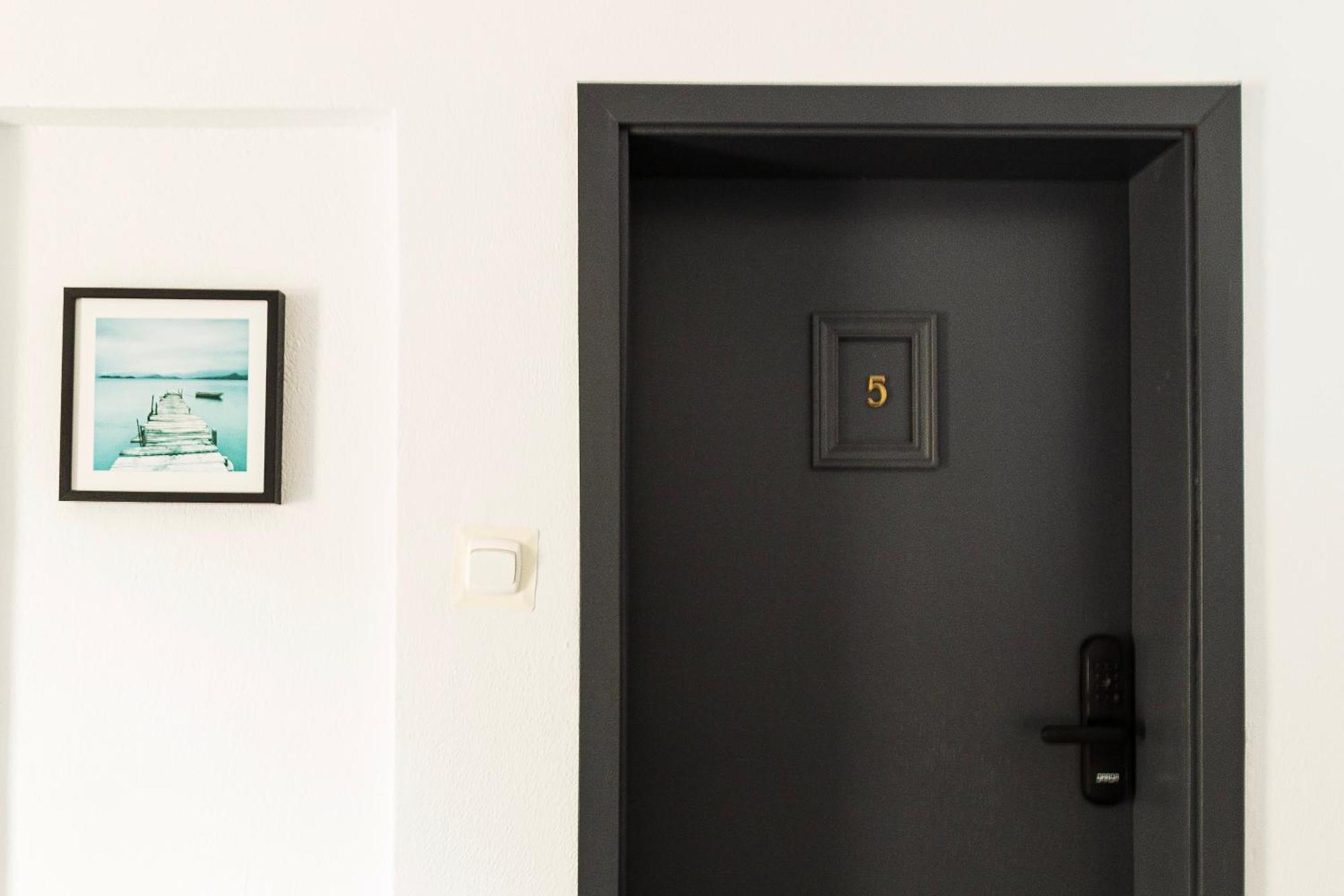 31 Apartment *